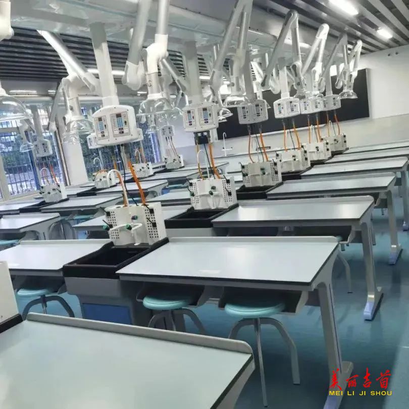 首批湘潭市智慧教育示范校 湘机中学：智慧教育领航者AI赋能新生态(图1)